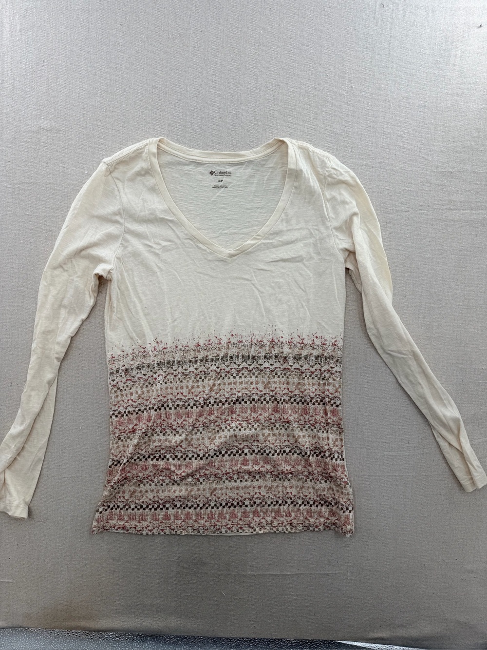 Columbia Cream V-Neck Long Sleeve Top with Pink & Gray Patterned Hem